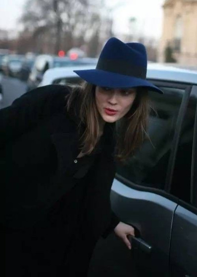 秋冬就得學(xué)會(huì)帽子搭配 秋冬就得學(xué)會(huì)帽子搭配