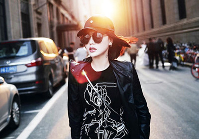 帽子是顯臉小的利器，秋冬就是要以帽取人